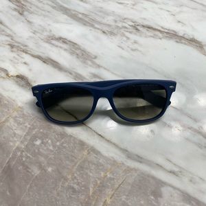 Like New Ray Ban New Wayfarer Sunglasses